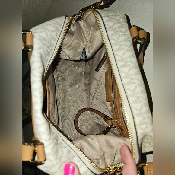 Michael Kors Beck Satchel 2 Way Bag Like New! - Picture 14 of 15